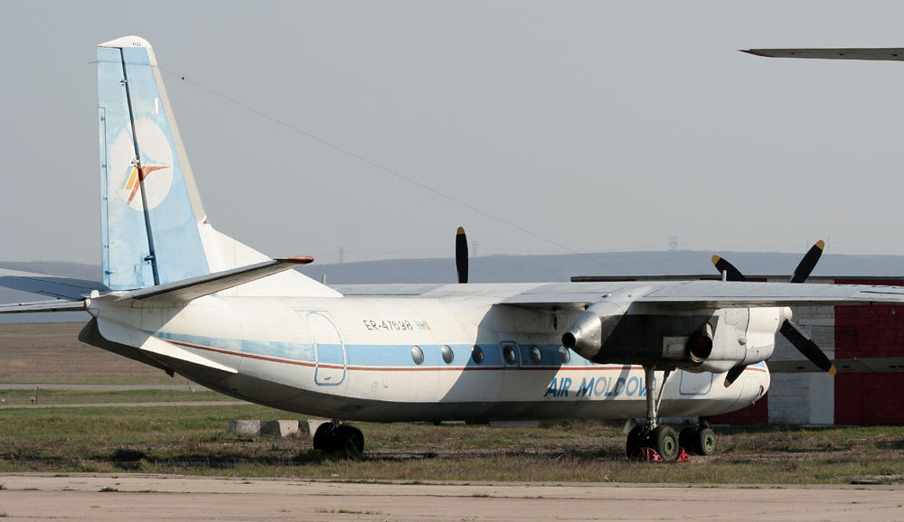 AN-24RV Air Moldova ER-47698 Bild KIV-1060